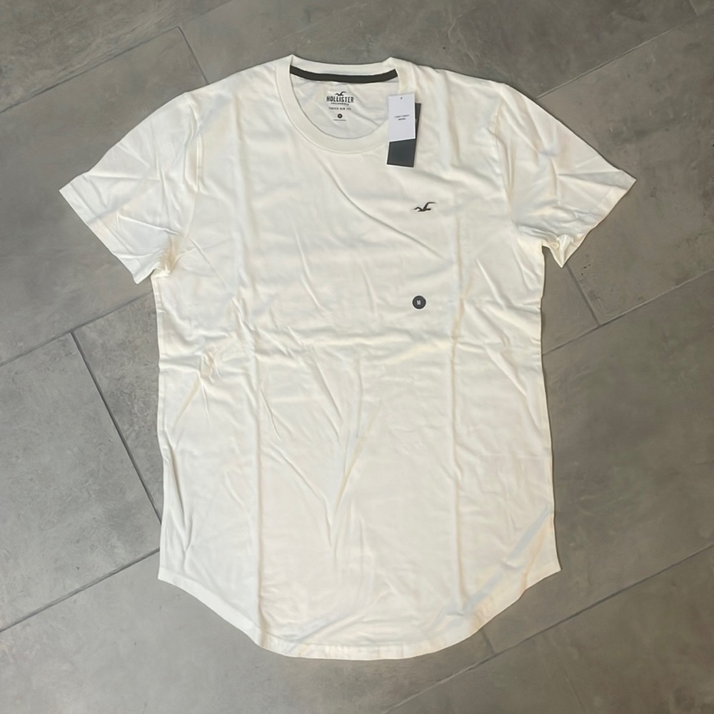 white hollister curved hem tee